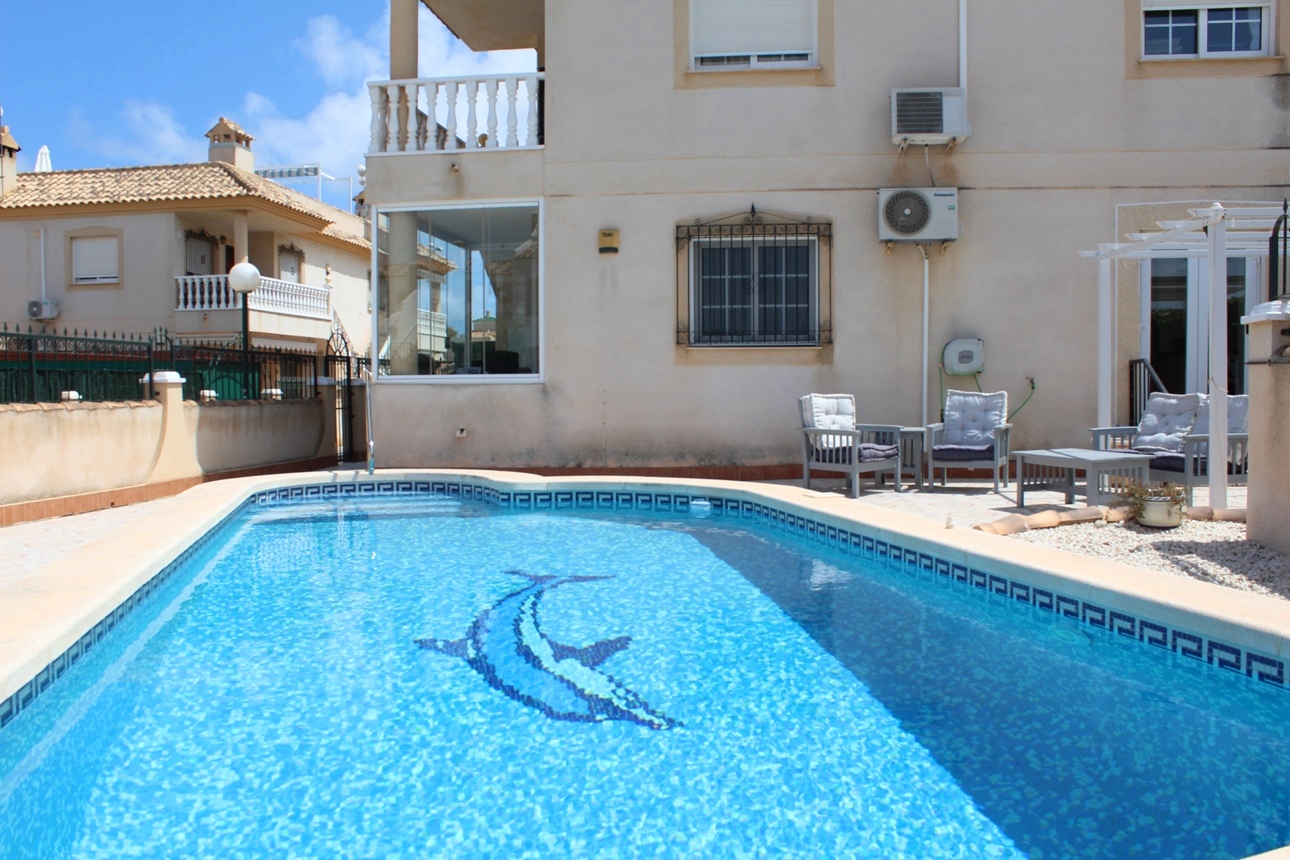 Bungalow in Orihuela Costa